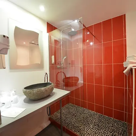 Otel Bomotel Montluçon