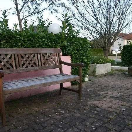 Bomotel فندق Montluçon