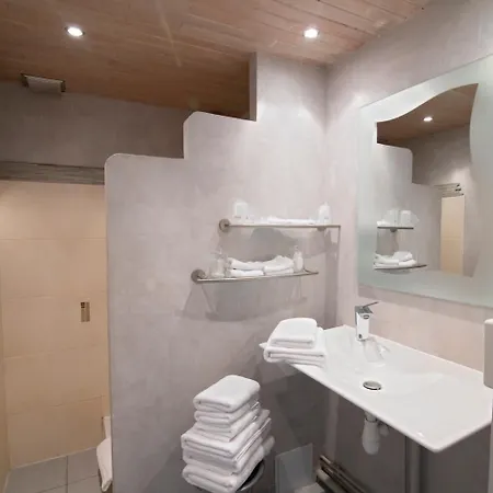 Bomotel Otel Montluçon