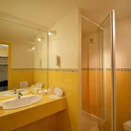 Arcantis Bomotel 3* Montluçon