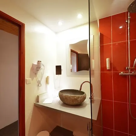 Arcantis Bomotel 3* Montluçon